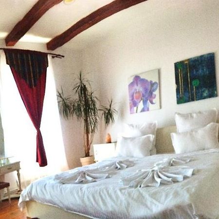 Villa Casa Din Coltul Cetatii Hărman Esterno foto