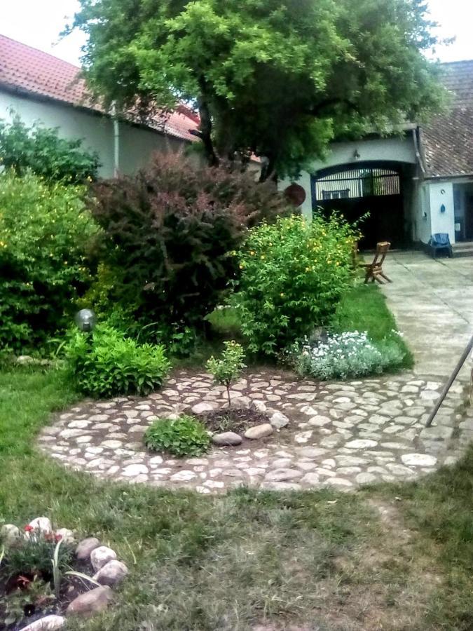 Villa Casa Din Coltul Cetatii Hărman Esterno foto