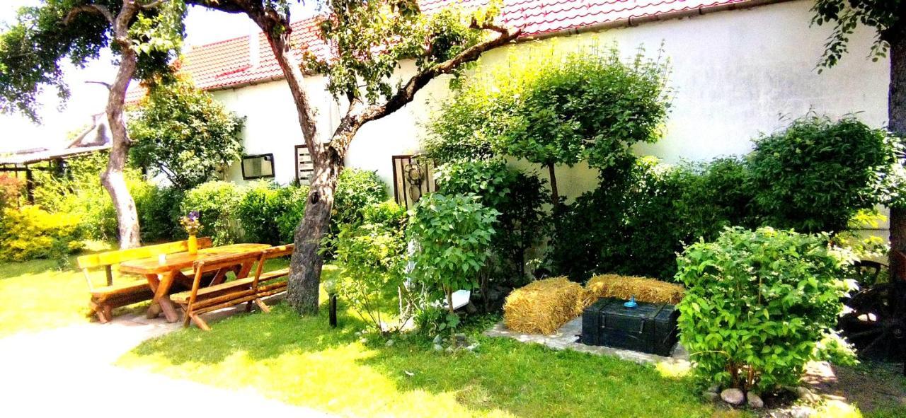 Villa Casa Din Coltul Cetatii Hărman Esterno foto