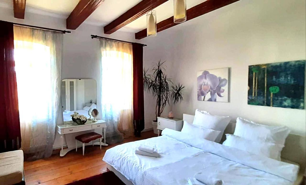 Villa Casa Din Coltul Cetatii Hărman Esterno foto